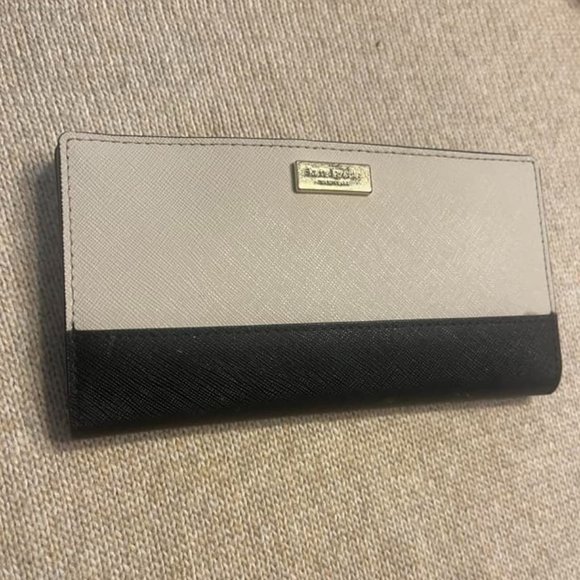 Kate Spade Large Wallet - Picture 1 of 2